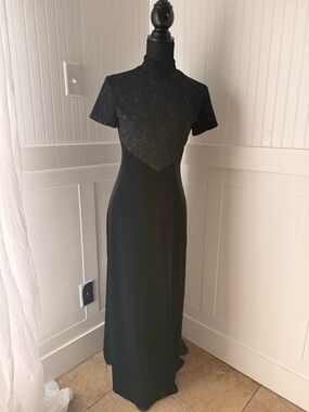 Jessica Howard Black Short-Sleeve Maxi Dress with Mandarin Collar